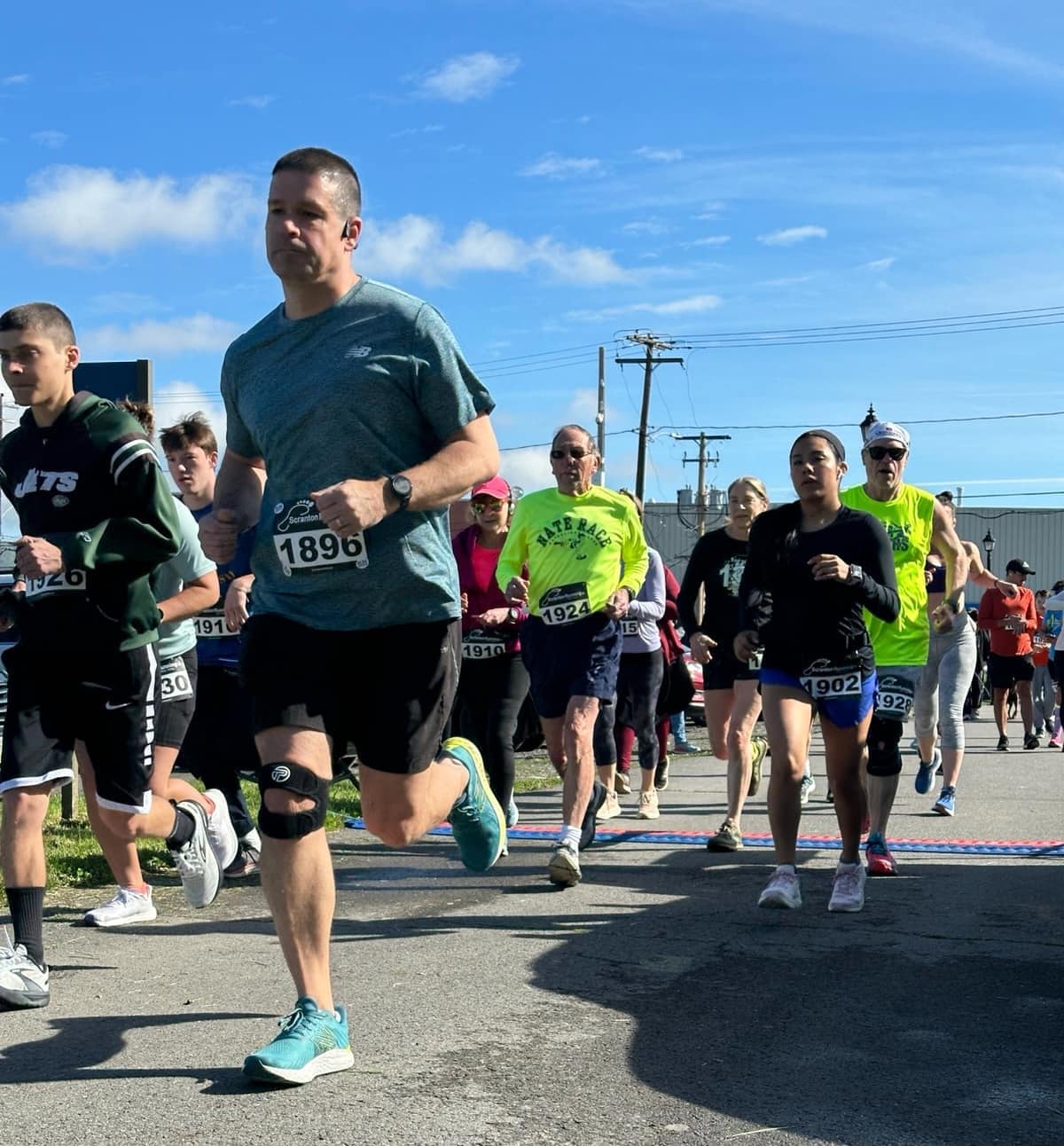 Runners in the Bread Basket Bolt.