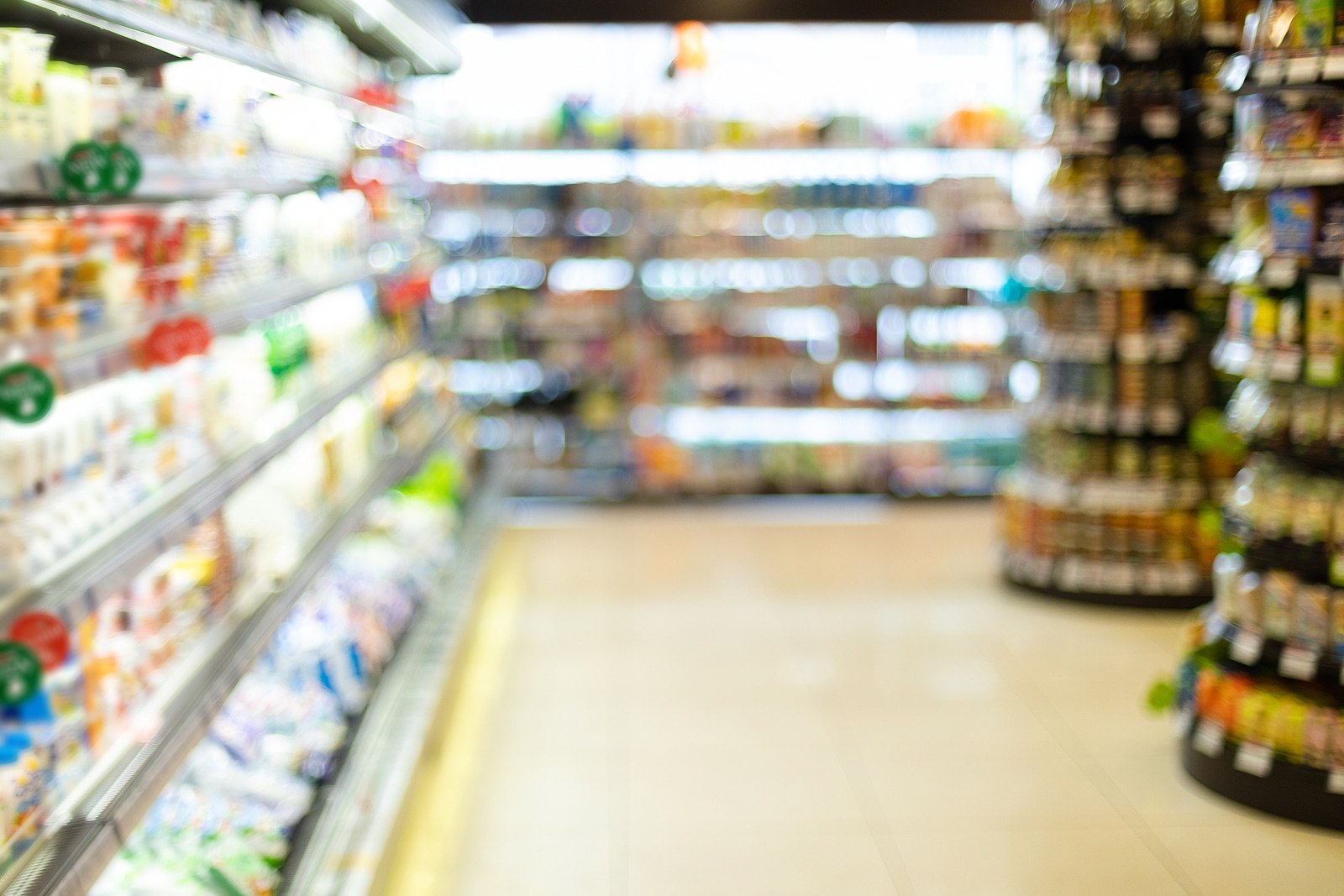 Blurred photo of a grocery store.