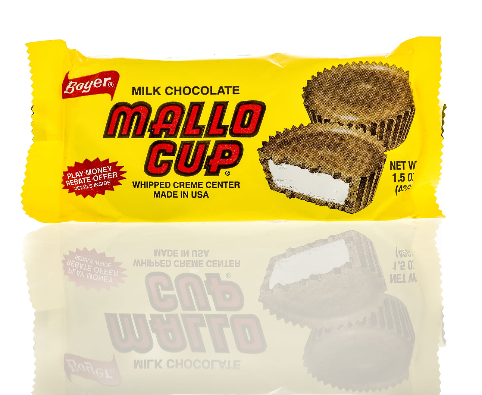 Package of Mallo Cup milk chocolate by Boyer