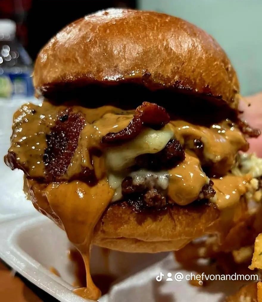 The peanut butter bacon cheeseburger at Chef Von & Mom.